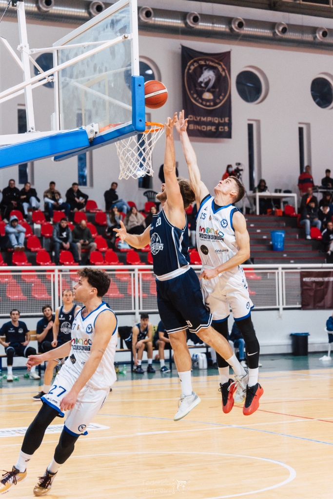 Terza vittoria consecutiva del Nuovo Basket Aquilano che espugna il difficile campo di Mondragone 