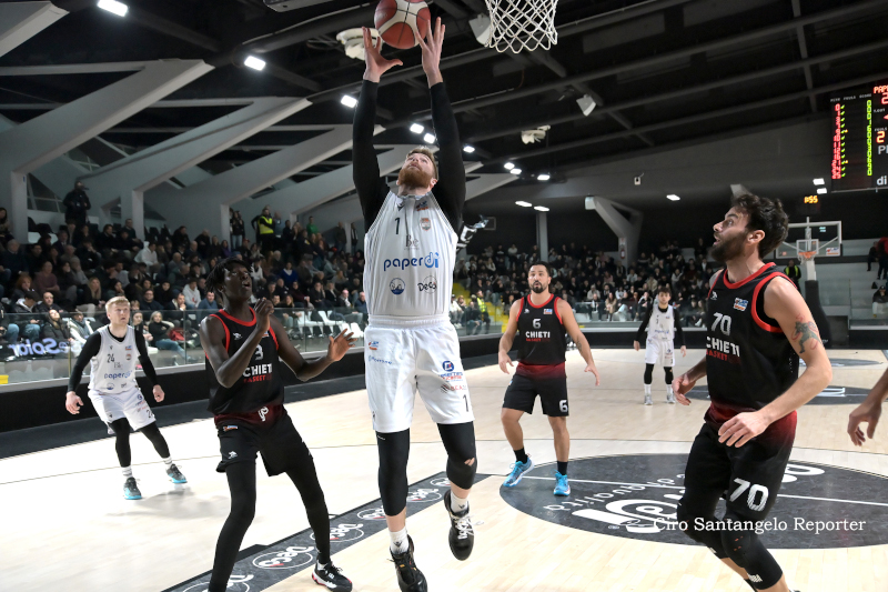 Paperdi Juvecaserta - Chieti Basket 83-65 