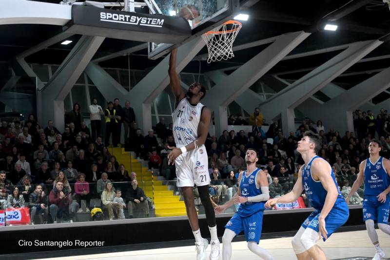 Juvecaserta chiude il trittico toscano con una vittoria sulla Pielle Livorno 