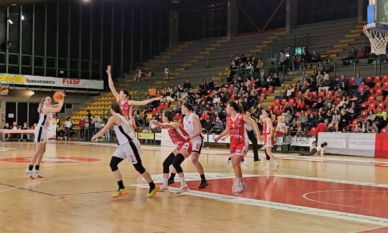 Sconfitta interna per le Spring controla capolista Perugia 