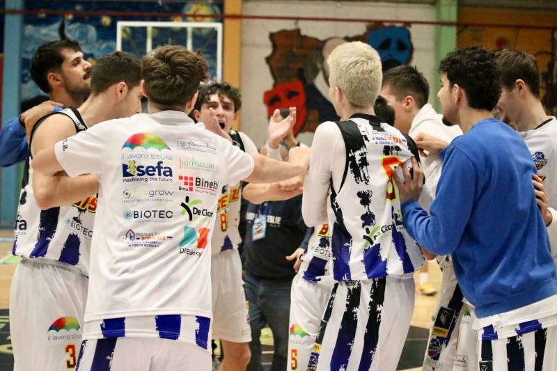 Solidi e determinati, i Lions piegano Avellino 