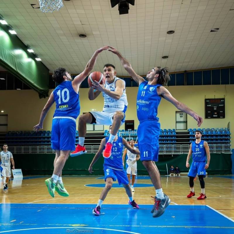 Prima vittoria stagionale contro la Pallacanestro Roseto! 