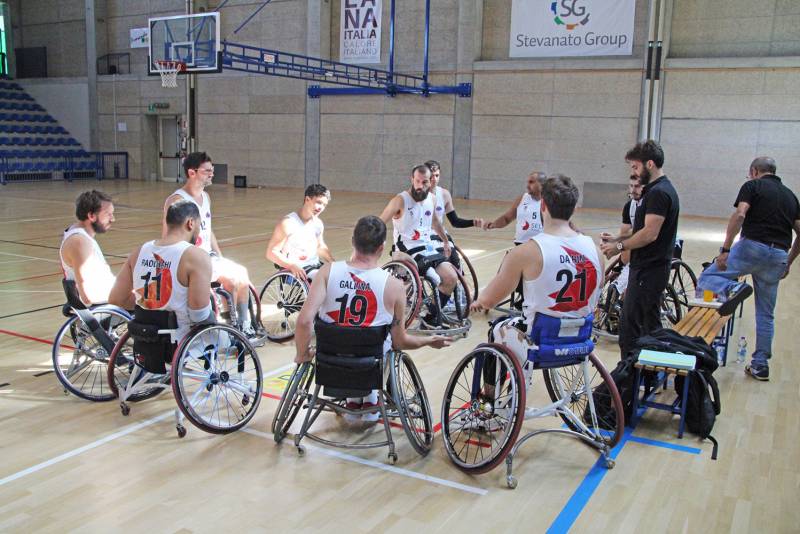 Reggio Calabria scappa, il Self Group prova una super rimonta ma nel finale sorridono gli ospiti 