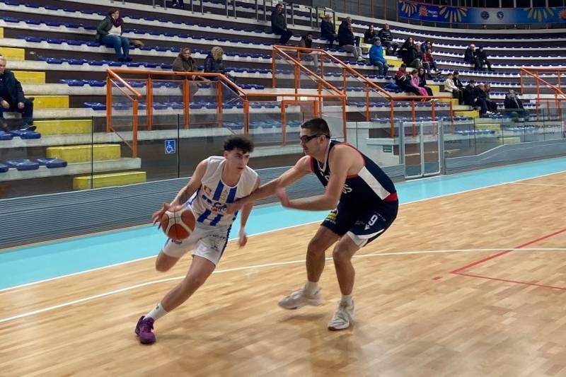 La seconda fase del Pescara Basket si apre con una sconfitta. Al Pala Elettra passa il Civitanova 