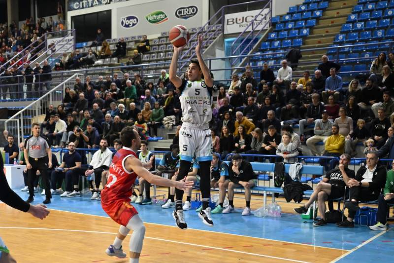 I blacks vincono il derby con l'andrea costa imola 