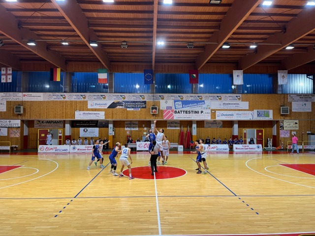 La Siem Basket Venafro lotta fino all'ultimo, ma la Pall. Roseto la spunta nel finale 