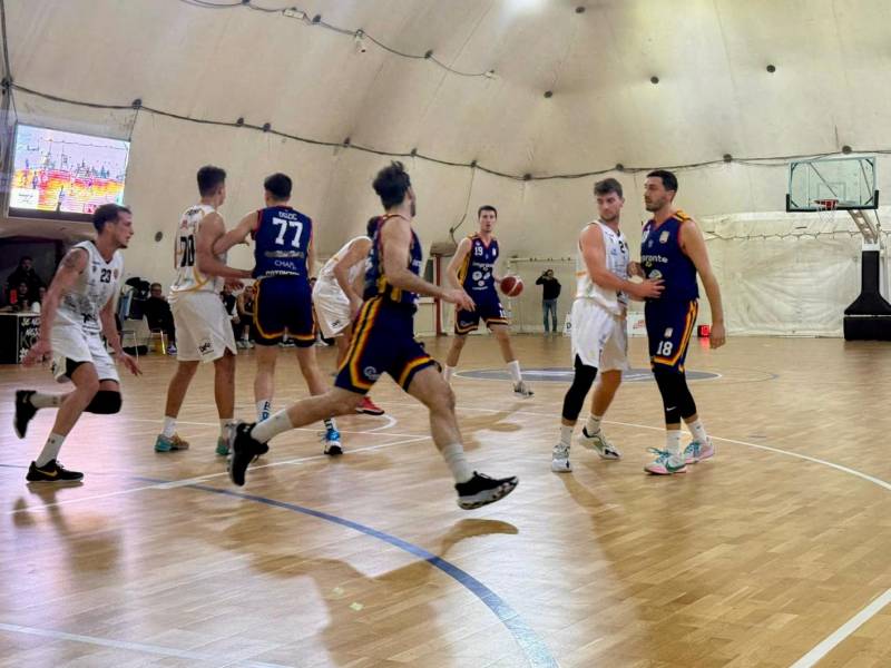 Basket Academy dura solo un tempo a Piazza Armerina e perde 87-68 