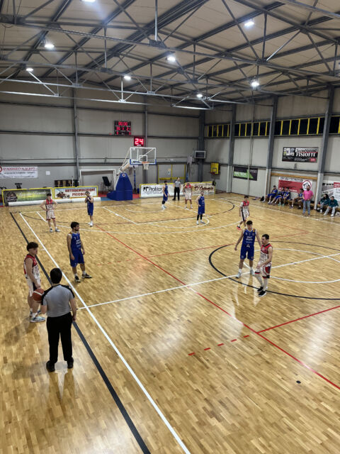 La Rimfruit Srl Torre basketball rispetta il pronostico battendo con un rotondo 80 a 37 Venafro 