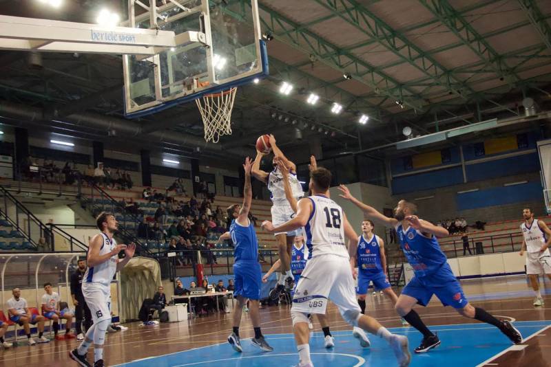 Bella vittoria Lucky Wind Foligno contro l'Alba Basket